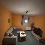 U Milana V Pisku *